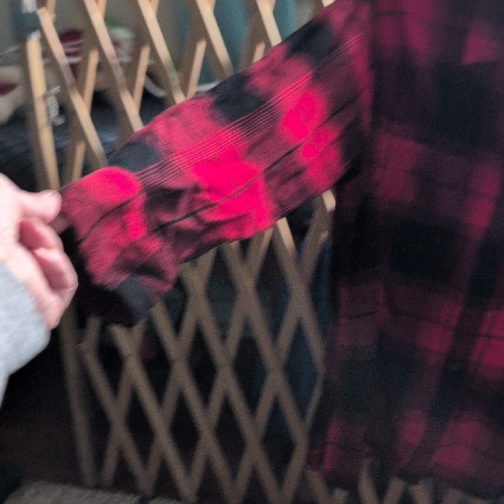 Old Navy Red and Black Plaid Button Down Shirt Flannel - Picture 4 of 5